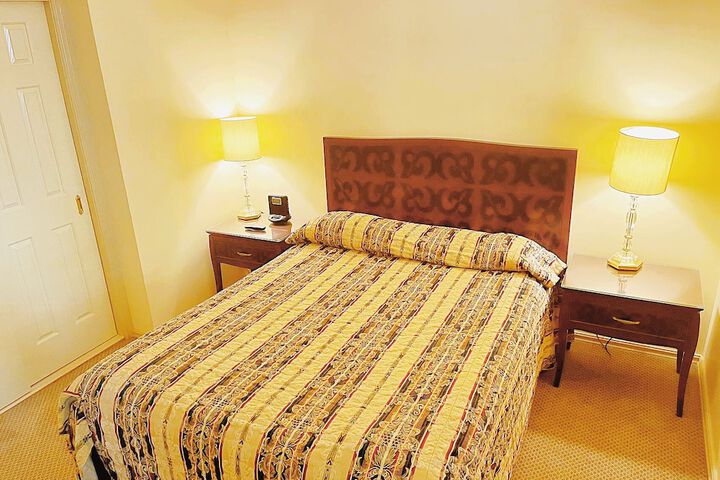 Room 30 of 105
