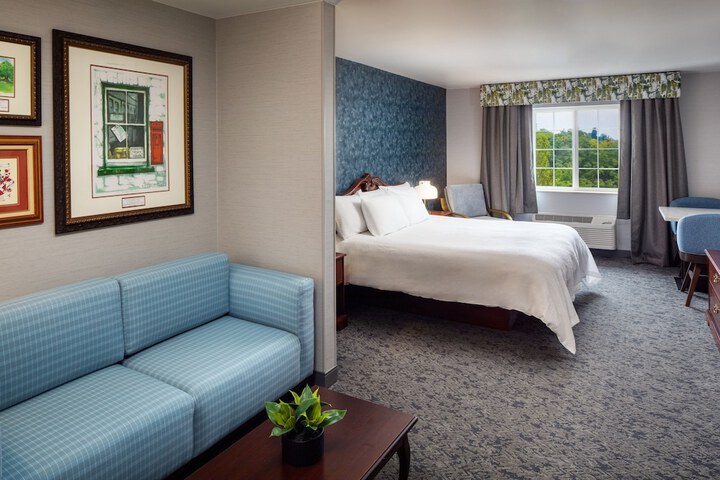 Traditional King Bed (7 of 7)