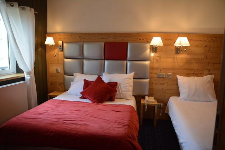Room 4 of 52
