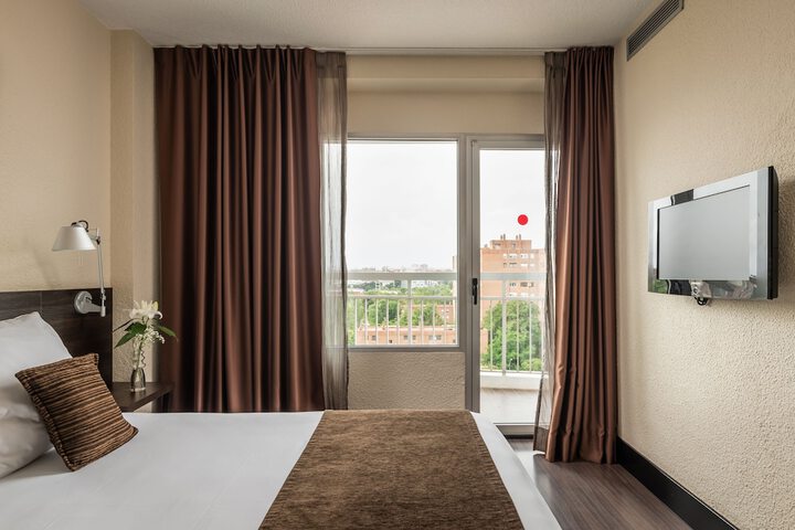 Room 15 of 42