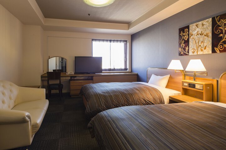 Room 9 of 50