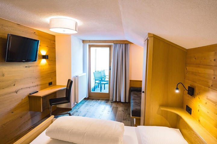 Room 45 of 65