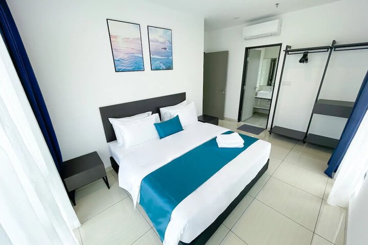 Room 6 of 27