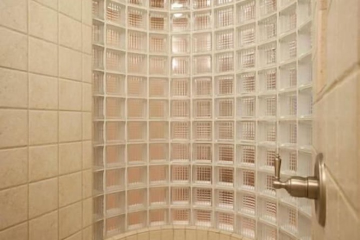 Room 23 of 36