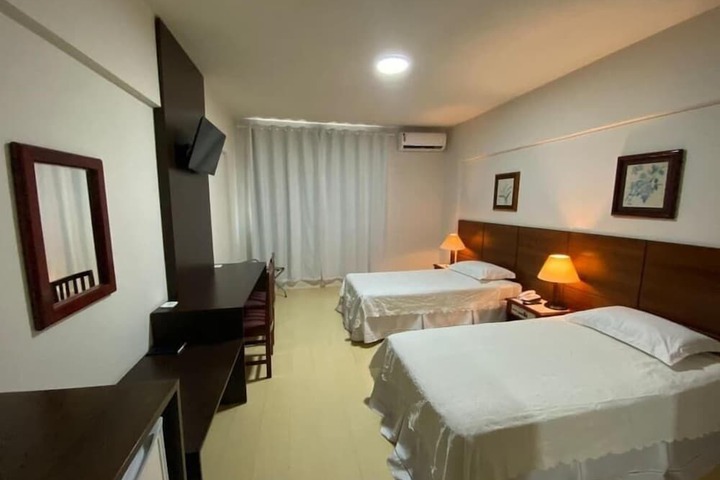 Room 5 of 12