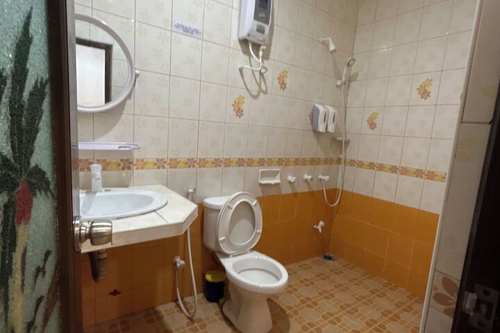 Room 7 of 7