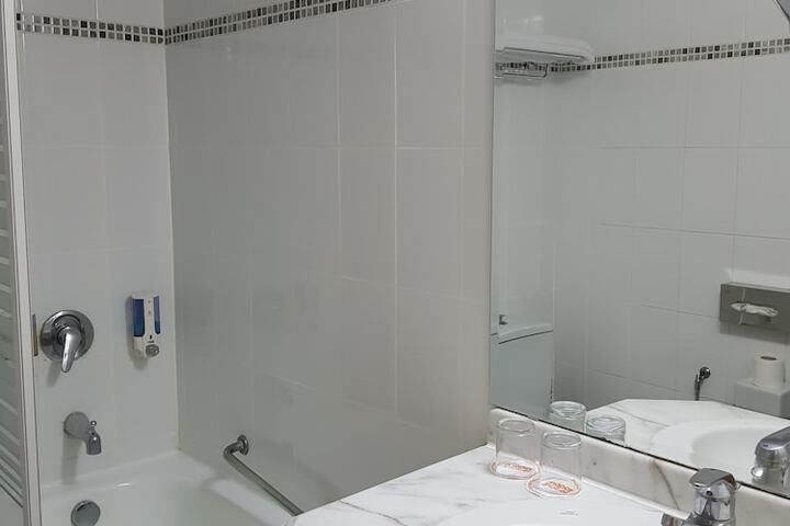 Room 34 of 51