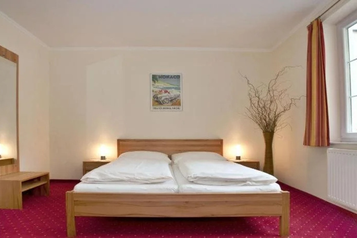 Room 3 of 12