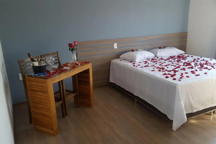 Room 7 of 14