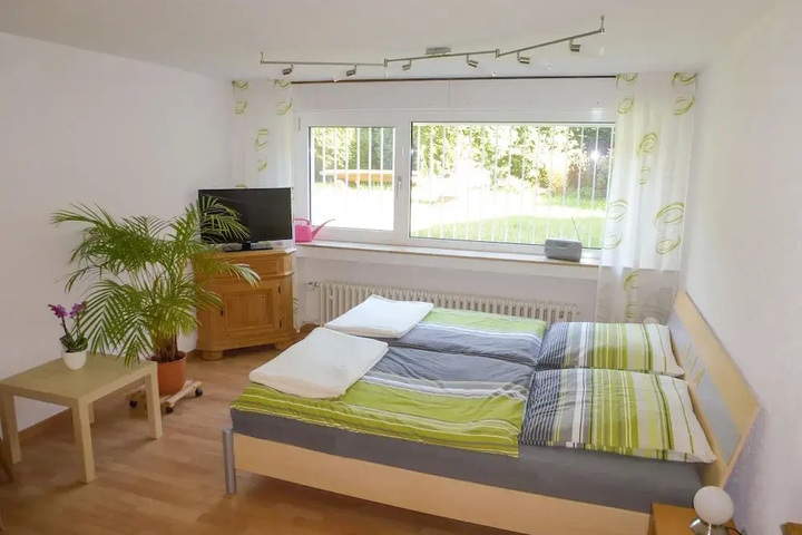 Room 2 of 10