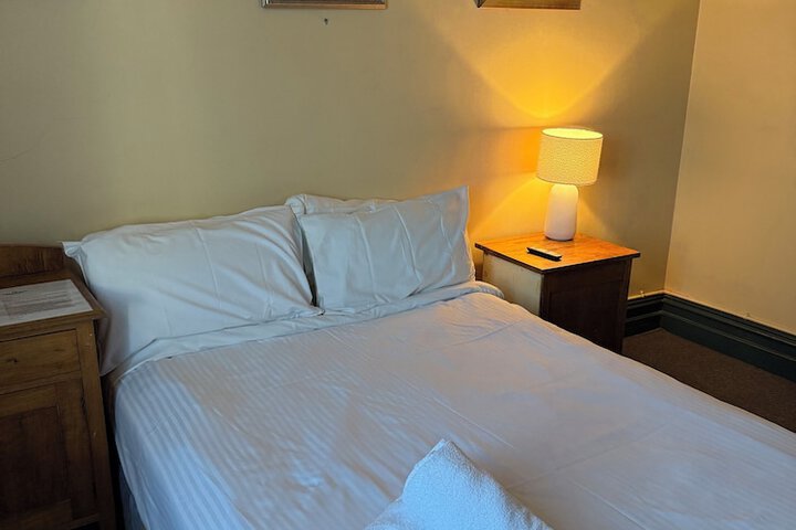 Room 13 of 30