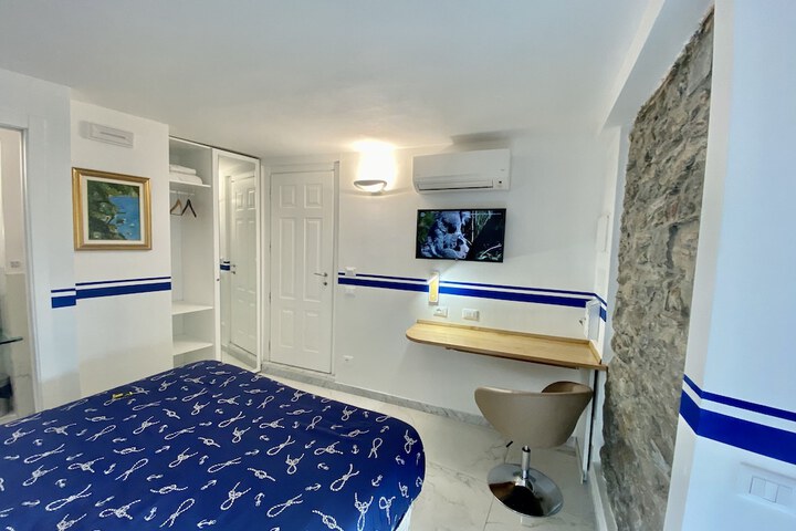Room 30 of 190