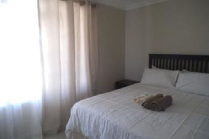 Room 5 of 10