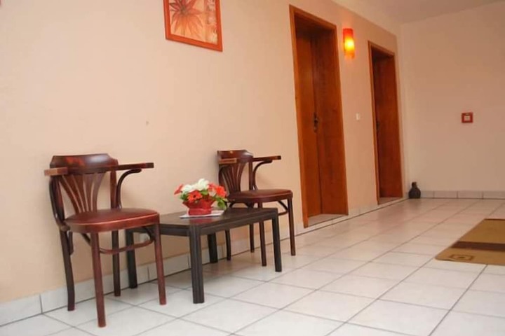 Ballroom/Hall 17 of 20