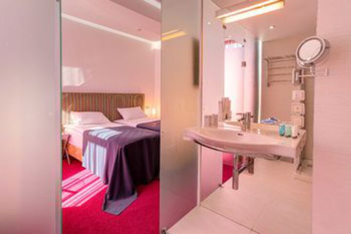 Room 92 of 112