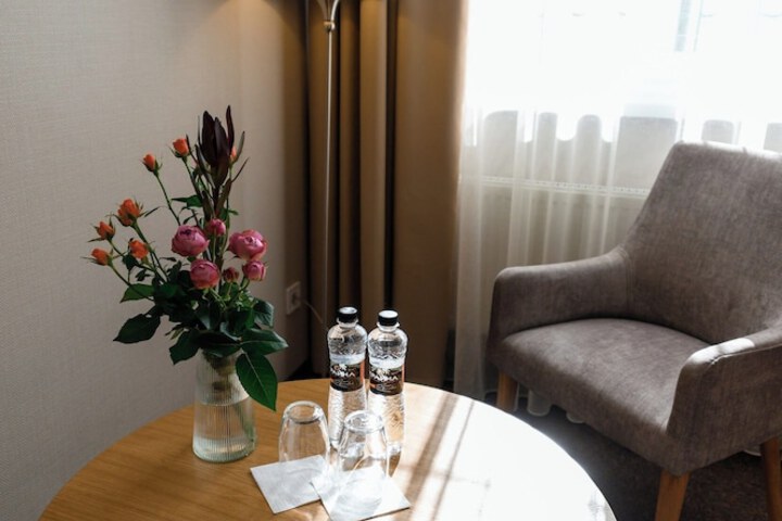 Room 51 of 102