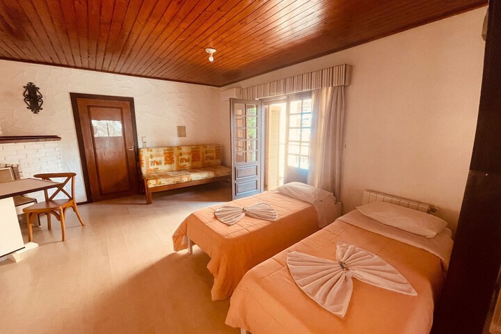 Room 10 of 46