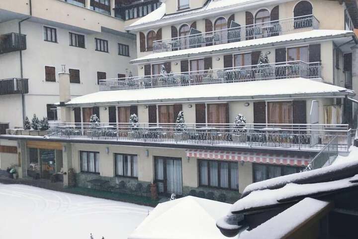 Hotel 52 of 55