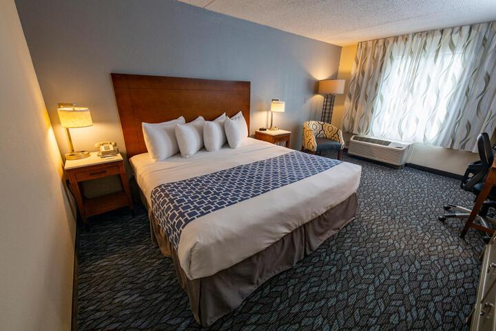 Room 11 of 28