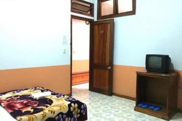 Room 7 of 14