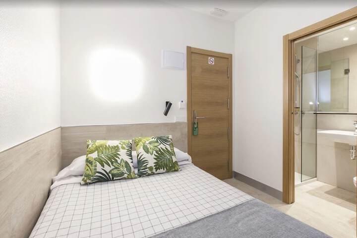 Room 12 of 89