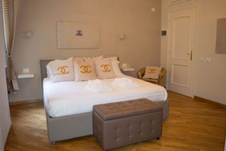 Room 17 of 25