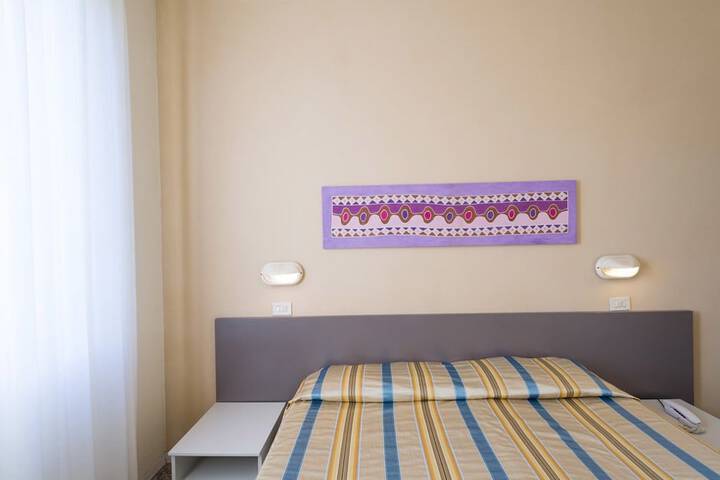 Room 11 of 36