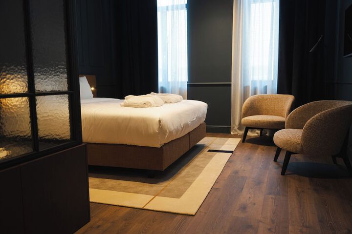 Room 9 of 51