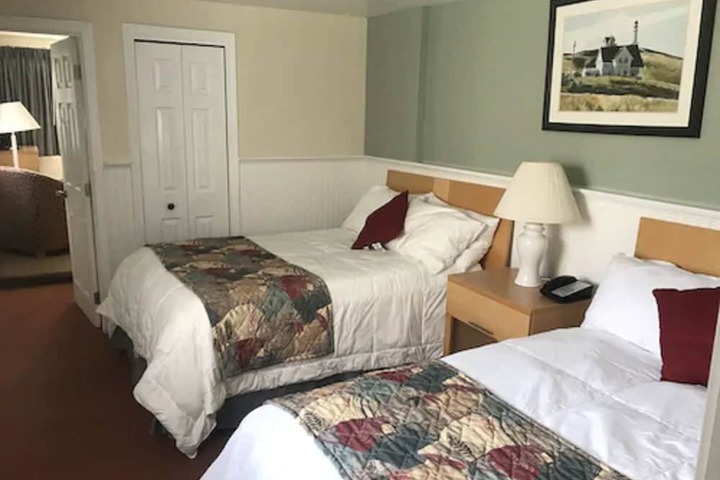 Room 28 of 87