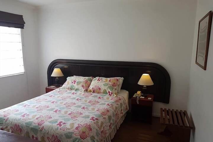 Room 6 of 33