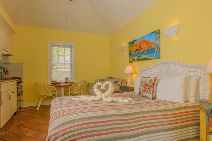 Room 12 of 77