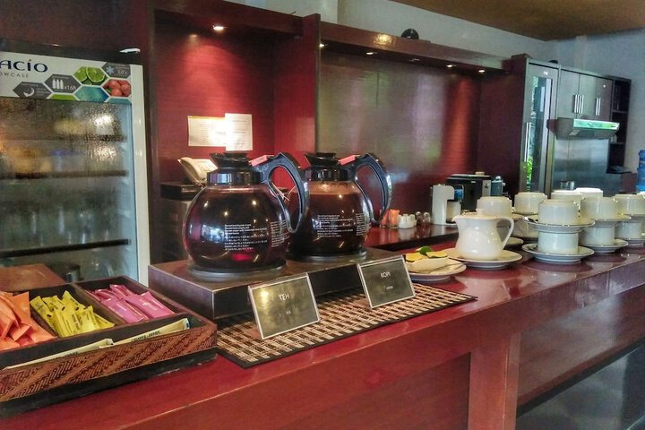 Breakfast/Coffee Service 32 of 43