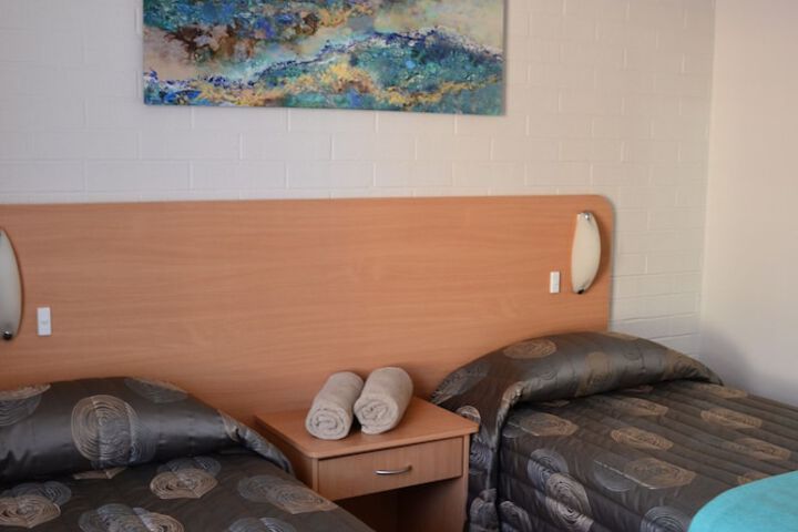 Room 13 of 74