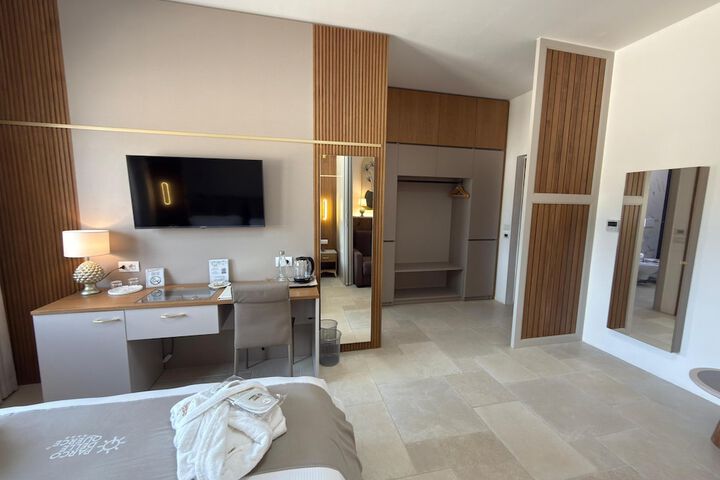 Room 15 of 53