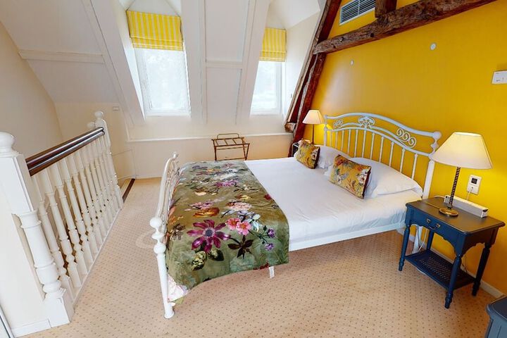 Room 4 of 35