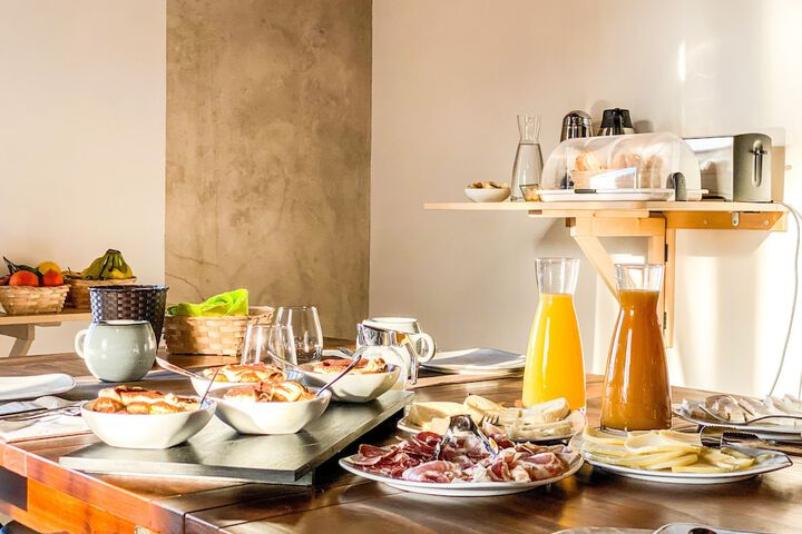 Breakfast/Coffee Service 69 of 82