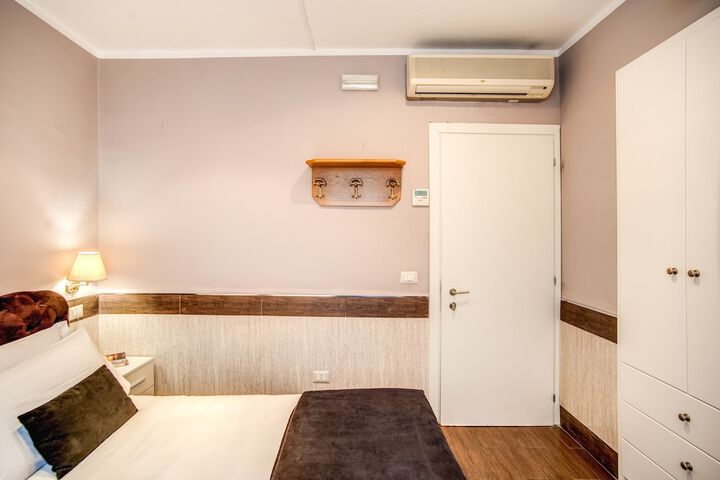 Room 11 of 68