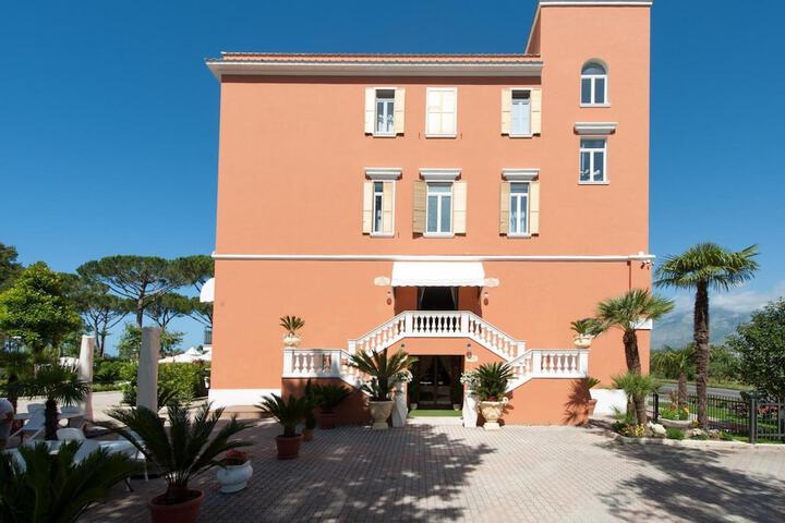 Hotel 45 of 48