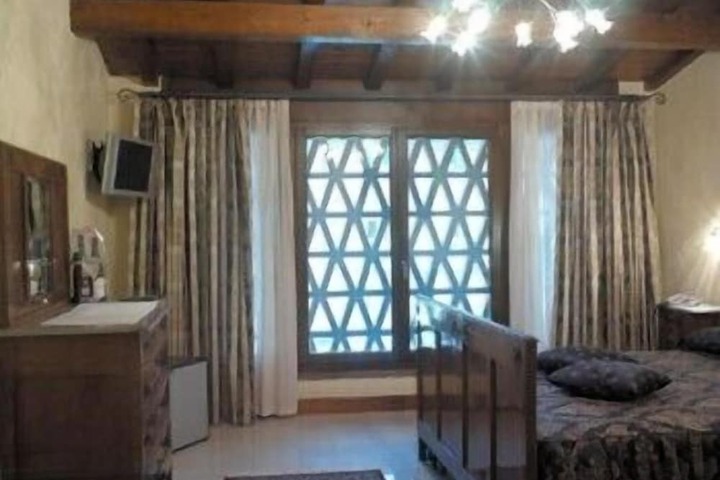 Room 8 of 39