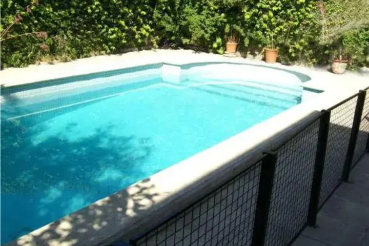 Pool 13 of 25
