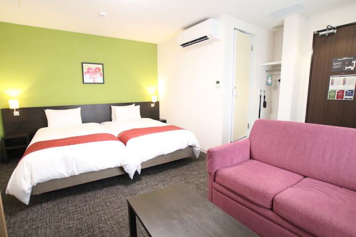Room 15 of 51