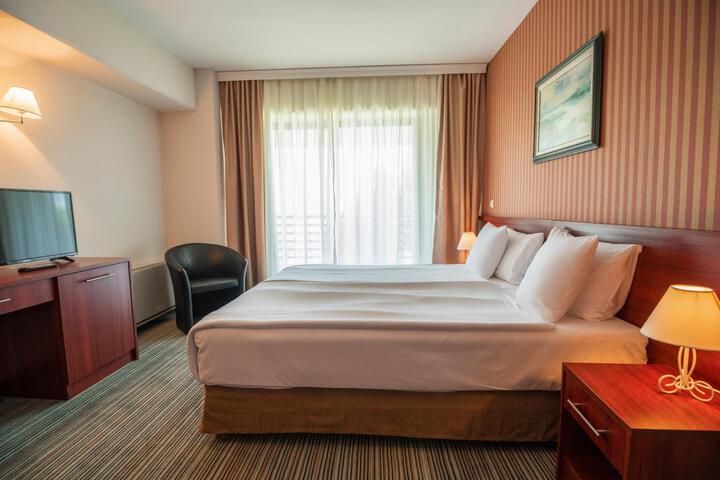Room 43 of 96