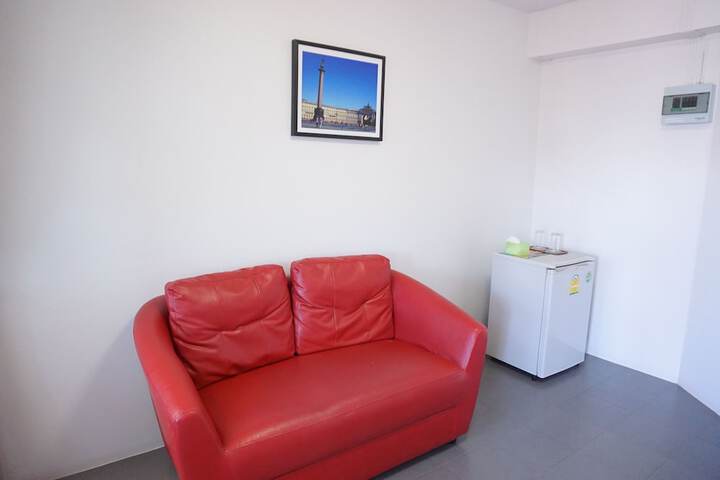 Room 11 of 32