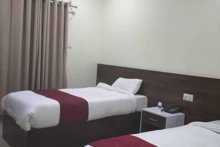 Room 8 of 27