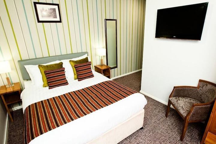 Henley Hotel