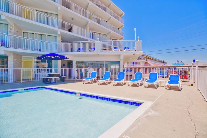 Pool 113 of 138