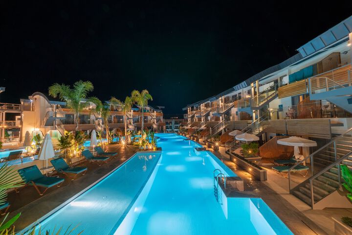 Pool 105 of 251