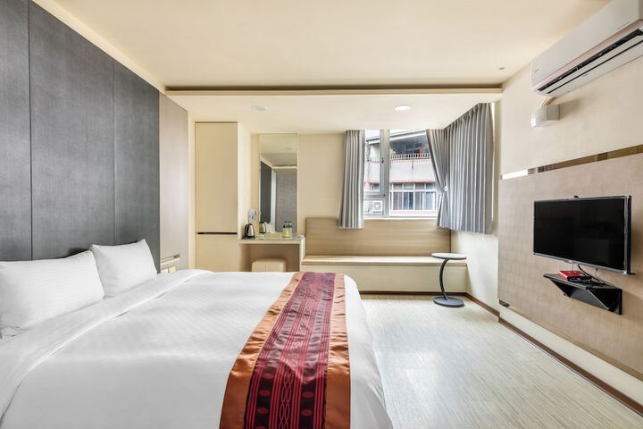 Room 42 of 69