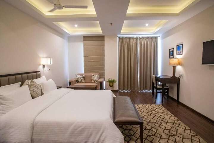 Room 12 of 42