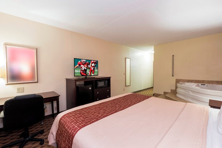 Room 4 of 27